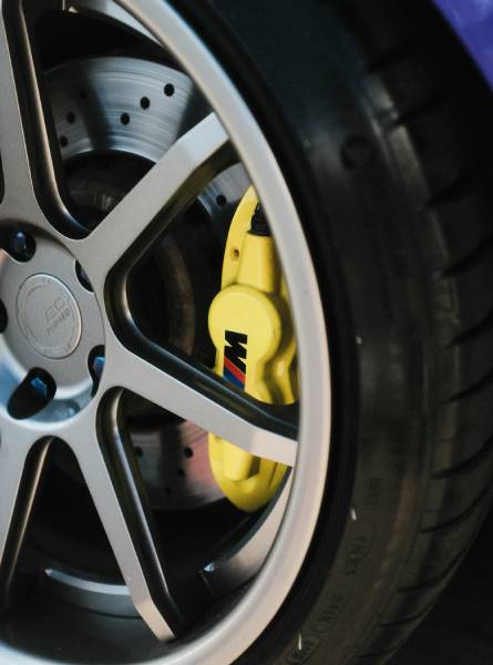 Il rumore del sistema frenante dell’auto non è un vizio redibitorio